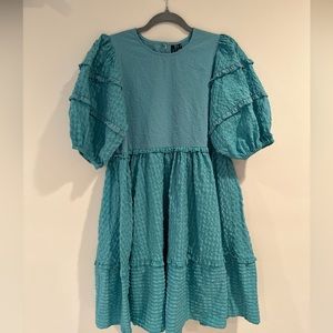 NWT Vero Moda puff sleeve dress with ruffle and seersucker effect
